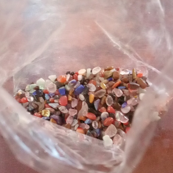 White Selenite heart bowl with Coloful Gem stone chips - Picture 2 of 2